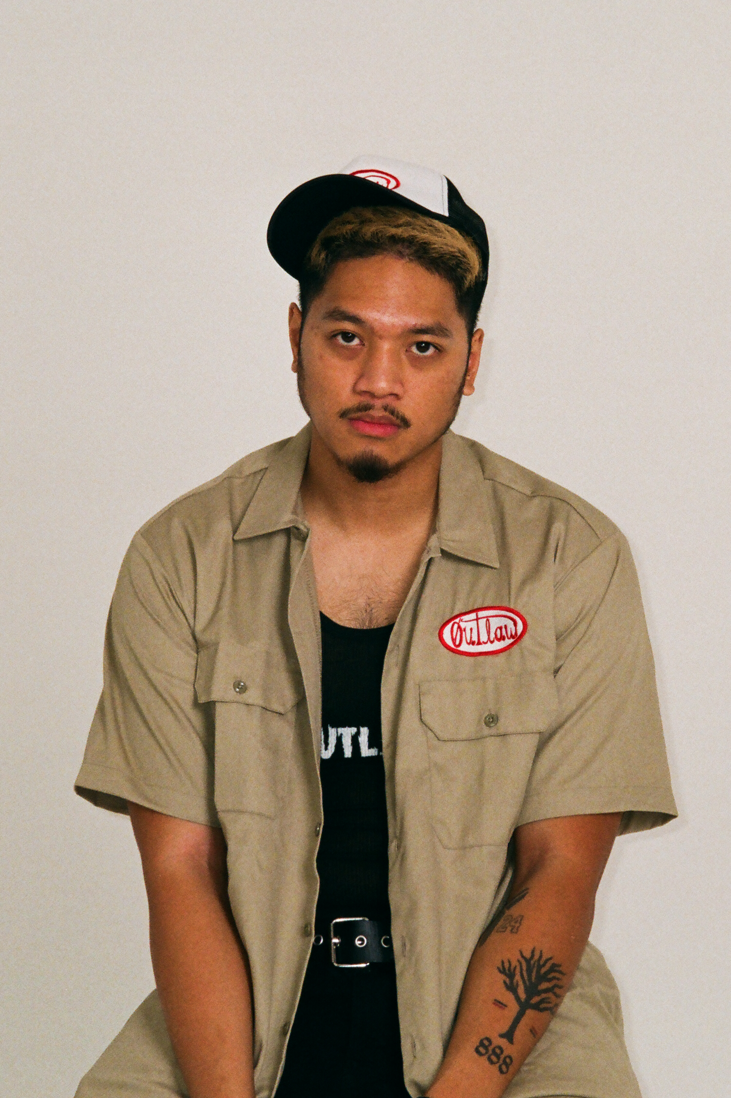 "TRUCKER" TAN/RED BUTTON UP